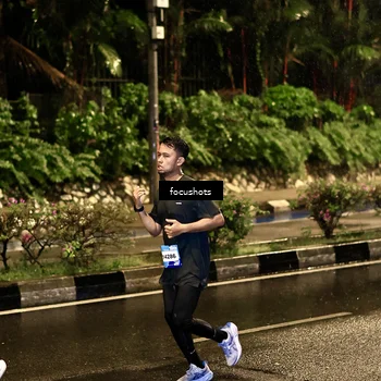 Runner Photo 7694010