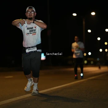 Runner Photo 7694049