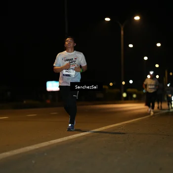 Runner Photo 7694060