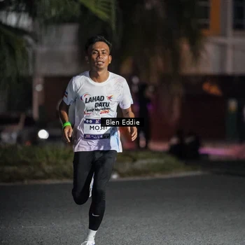 Runner Photo 7694064