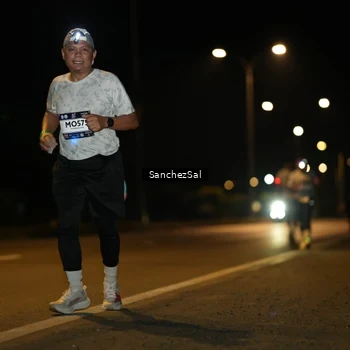 Runner Photo 7694095