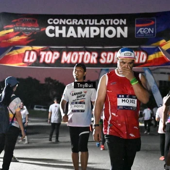 Runner Photo 7694115