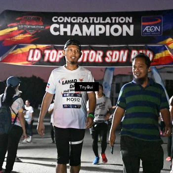 Runner Photo 7694184