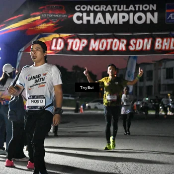 Runner Photo 7694213