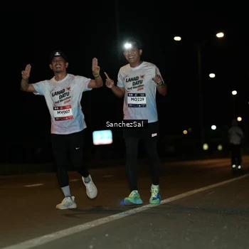 Runner Photo 7694259