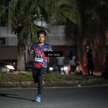 Runner Photo 7694339