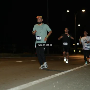 Runner Photo 7694426