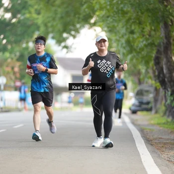 Runner Photo 7694429
