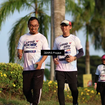 Runner Photo 7694443