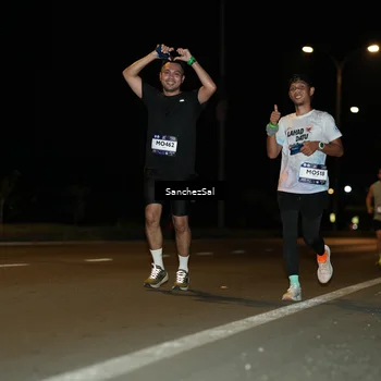Runner Photo 7694447