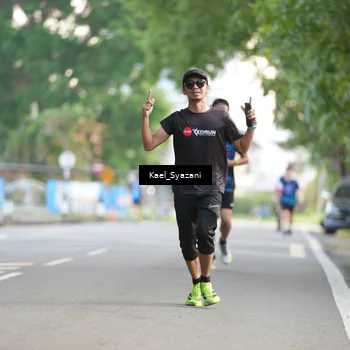 Runner Photo 7694475