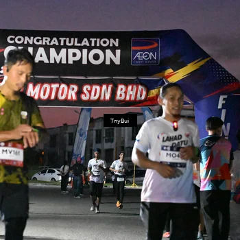 Runner Photo 7694476