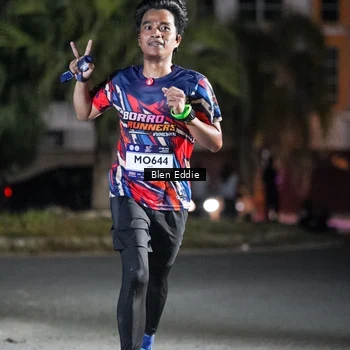 Runner Photo 7694502