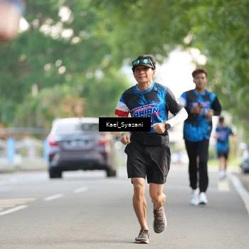 Runner Photo 7694516