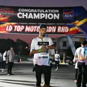 Runner Photo 7694532
