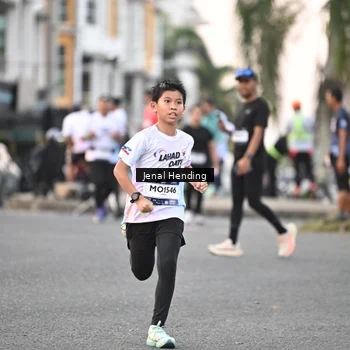 Runner Photo 7694538