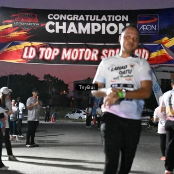 Runner Photo 7694637