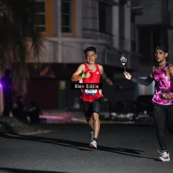 Runner Photo 7694653