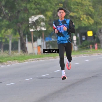 Runner Photo 7694664