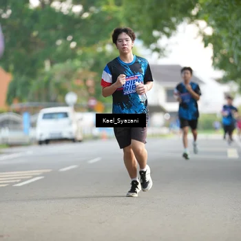 Runner Photo 7694672