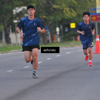Runner Photo 7694674
