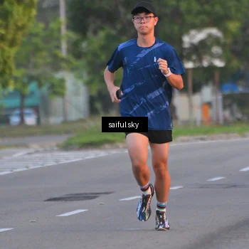 Runner Photo 7694675