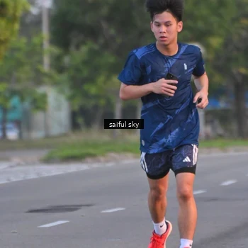 Runner Photo 7694687