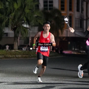 Runner Photo 7694689