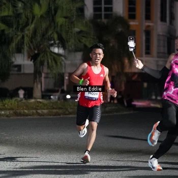 Runner Photo 7694695