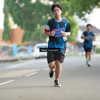 Runner Photo 7694711