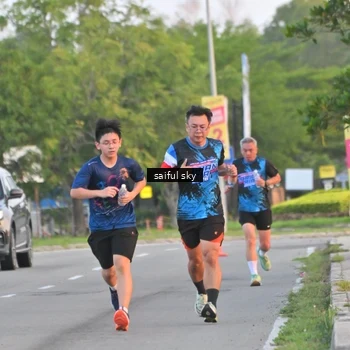 Runner Photo 7694732
