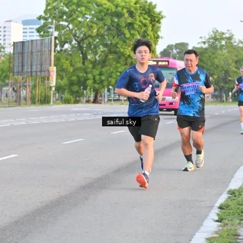 Runner Photo 7694736