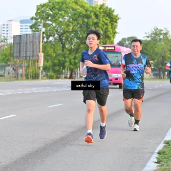 Runner Photo 7694738