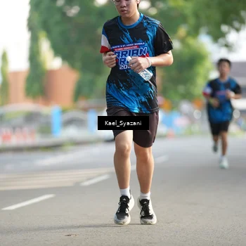 Runner Photo 7694750