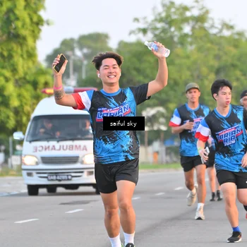 Runner Photo 7694812