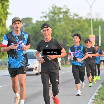 Runner Photo 7694815