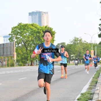 Runner Photo 7694859