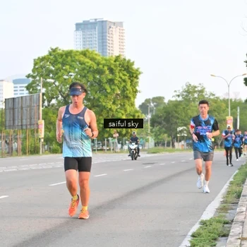 Runner Photo 7694871