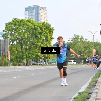 Runner Photo 7694953