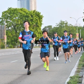 Runner Photo 7694965