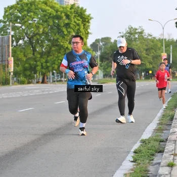 Runner Photo 7695016