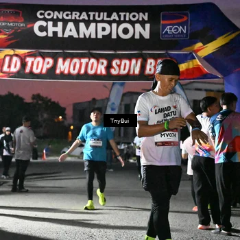 Runner Photo 7695028