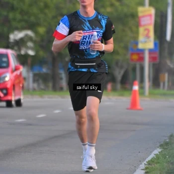 Runner Photo 7695034