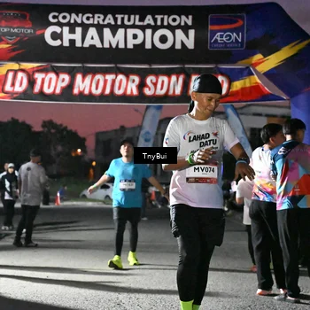 Runner Photo 7695035