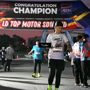 Runner Photo 7695039