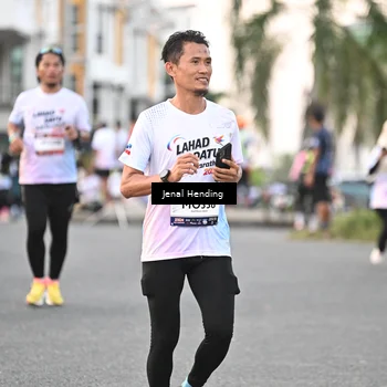 Runner Photo 7695043