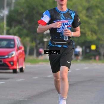 Runner Photo 7695045