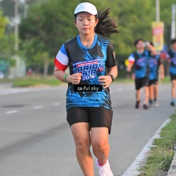 Runner Photo 7695053