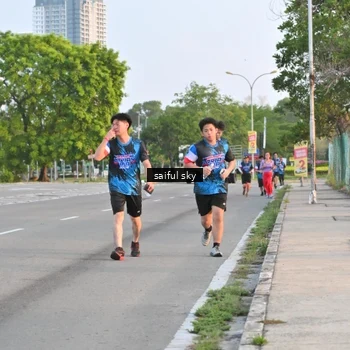 Runner Photo 7695056