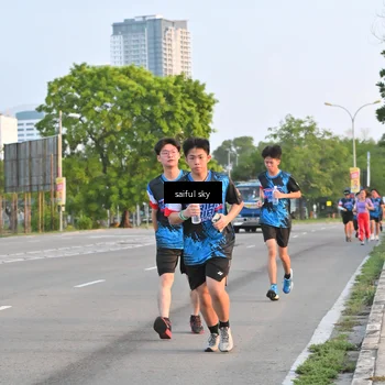 Runner Photo 7695063